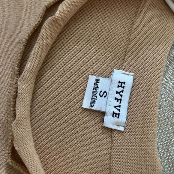 HYFVE Women's Small Long Sleeve Crop Tee - Picture 6 of 6